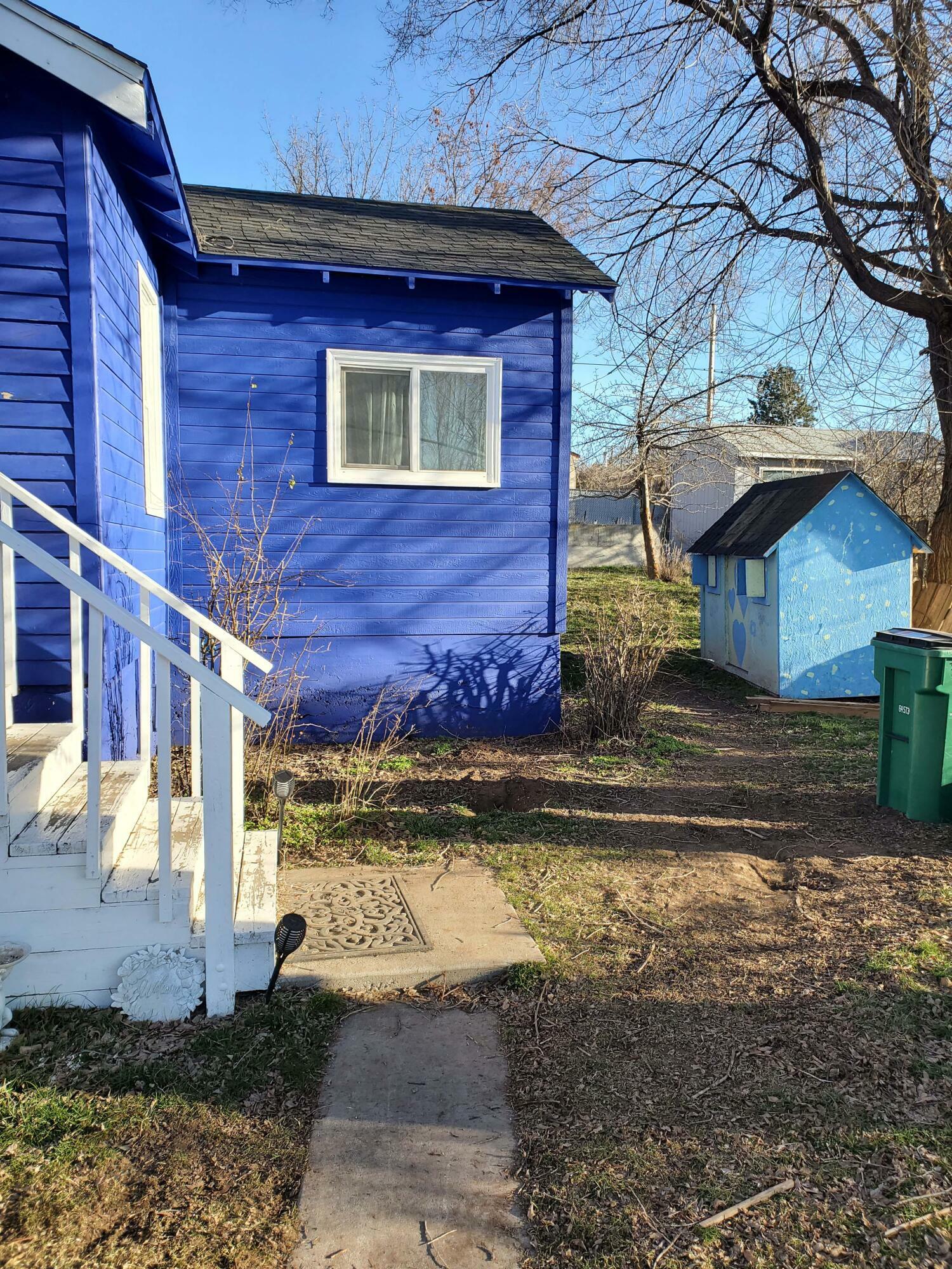 Property Photo: 618 Doty Street OR 97601