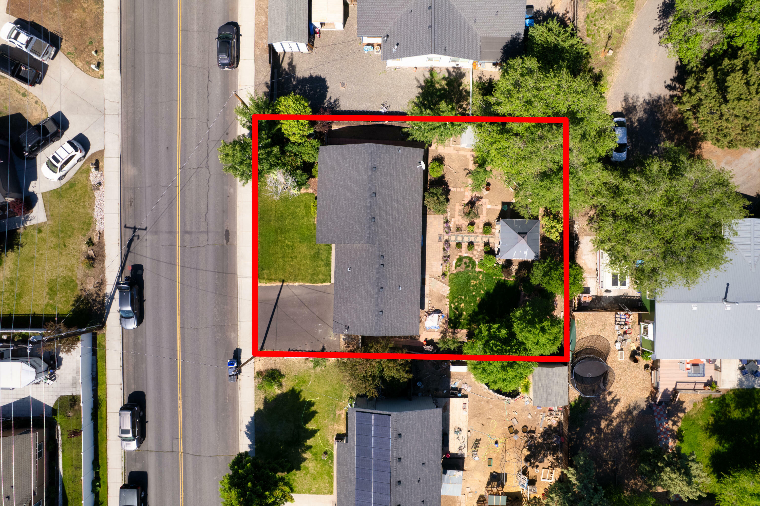 Property Photo: 2233 SW Quartz Avenue OR 97756