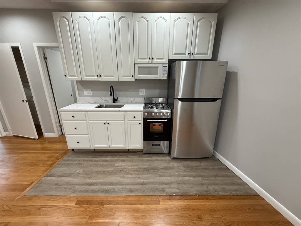Property Photo: 83 Haven Street 3C MA 01867