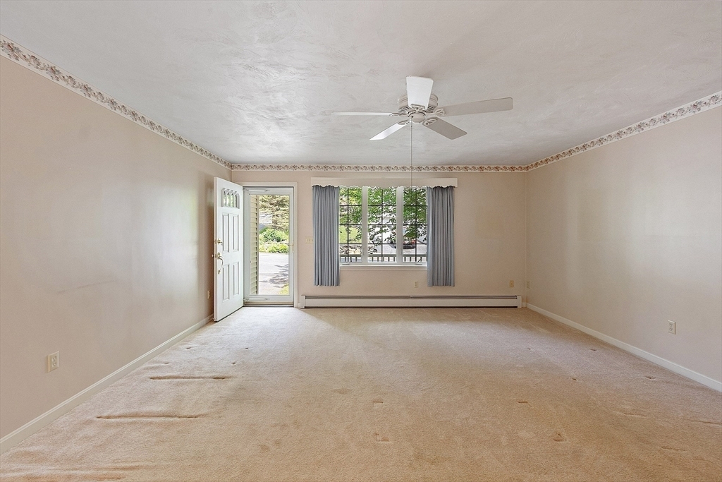 Property Photo:  43 Warwick Rd  MA 01440 