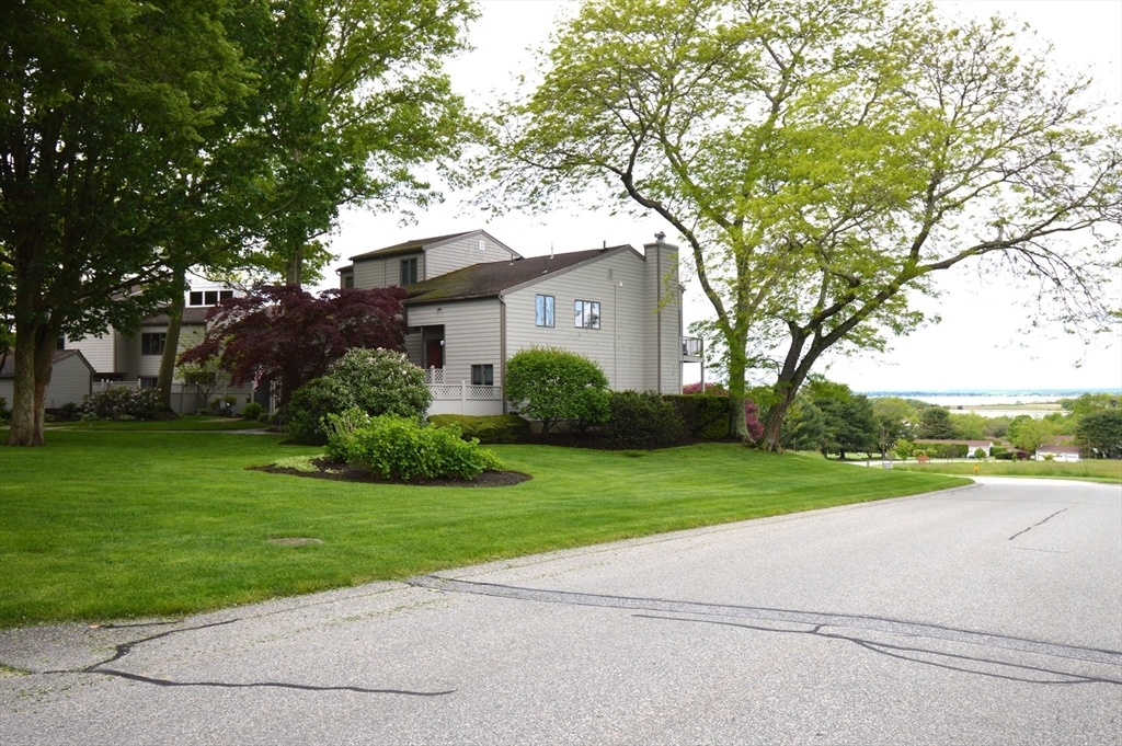 Property Photo: 272 N Farm Dr 272 RI 02809
