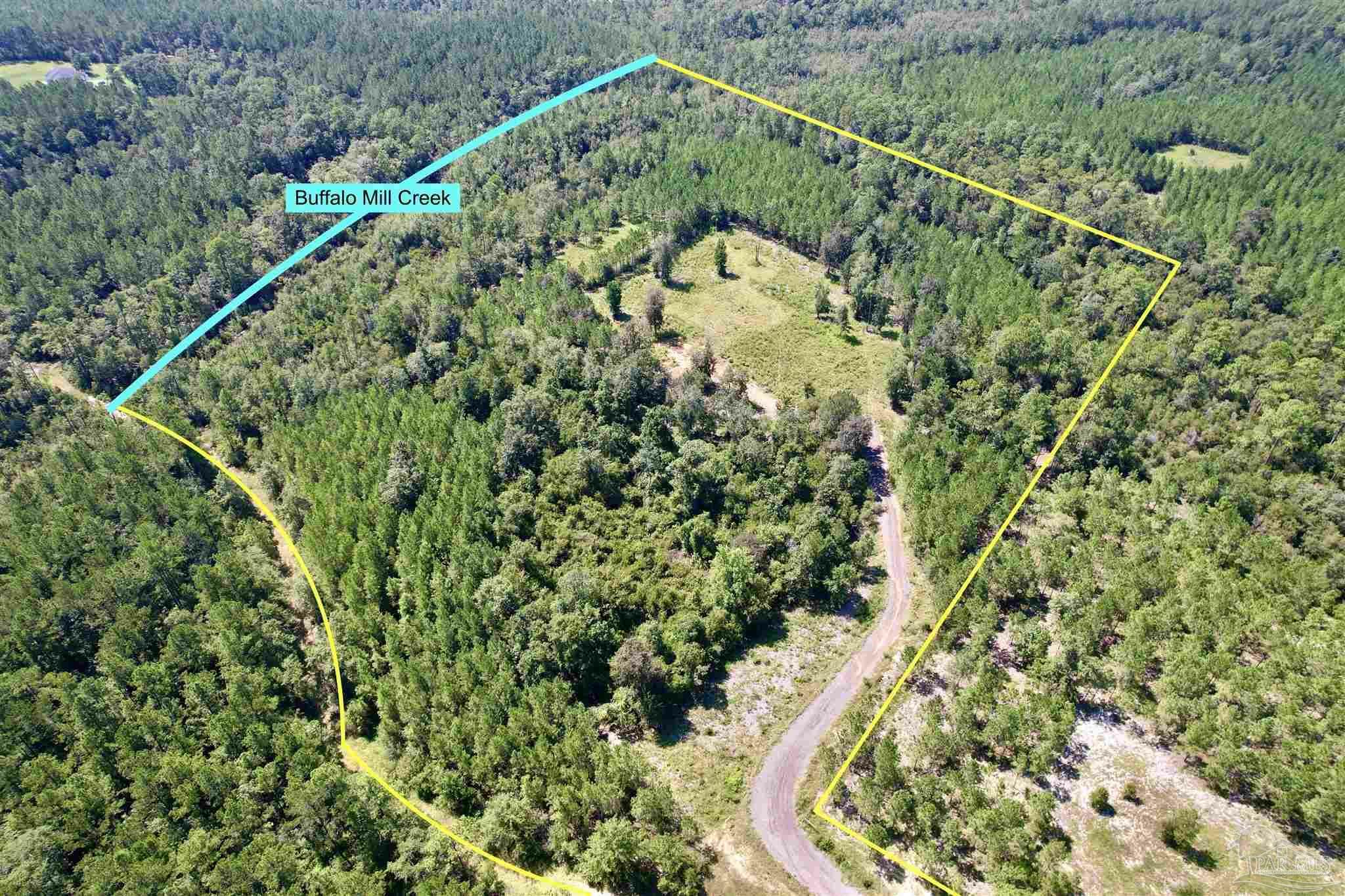 Property Photo: 2035 Glacier Dr FL 32571