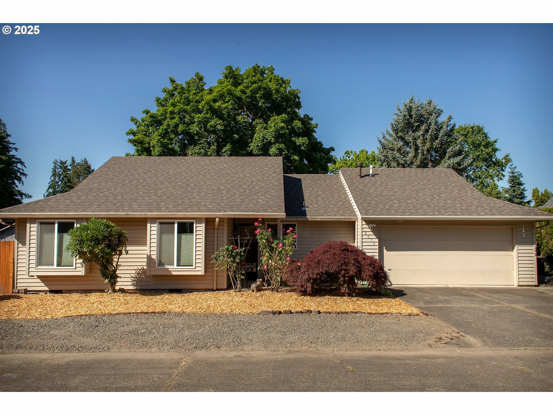 Property Photo: 18615 Shawna Ln OR 97027