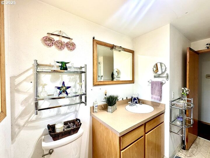 1021 Starlight St  The Dalles OR 97058 photo