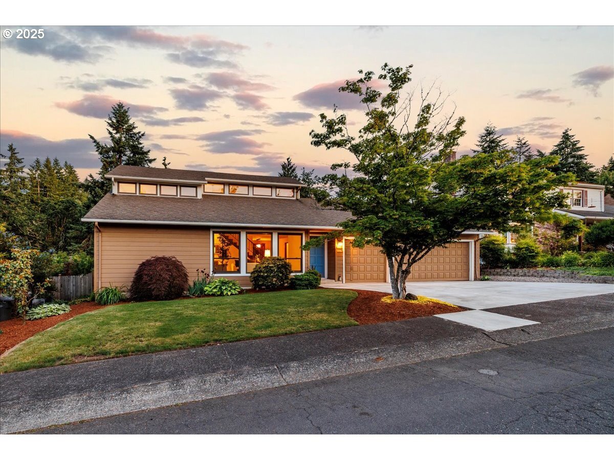 Property Photo: 6567 Palomino Way OR 97068