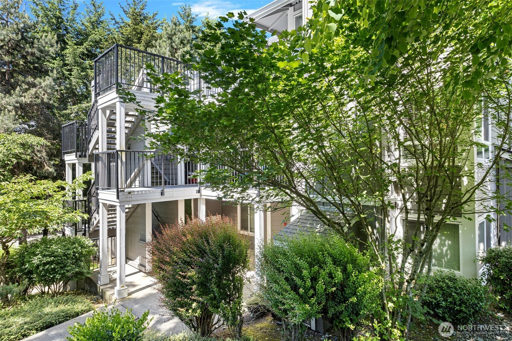 Property Photo: 3908 243rd Place SE Q-203 WA 98021