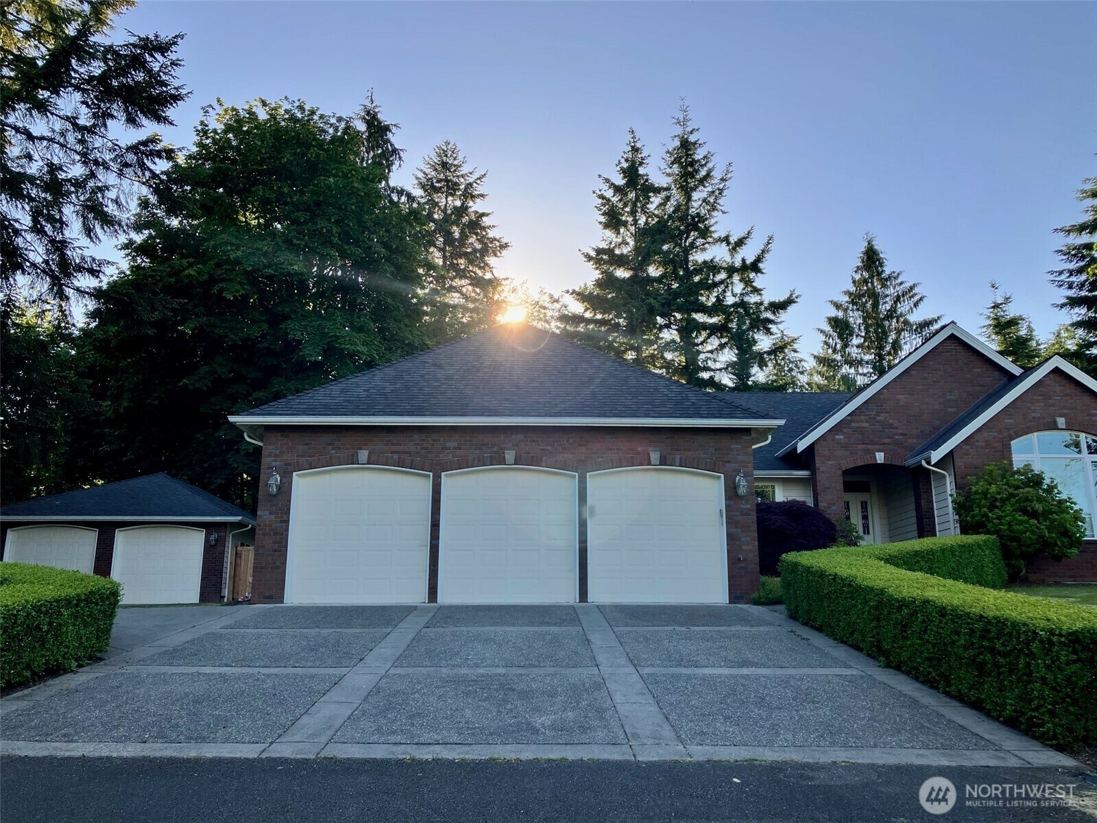 Property Photo: 11724 4th Avenue NE WA 98271