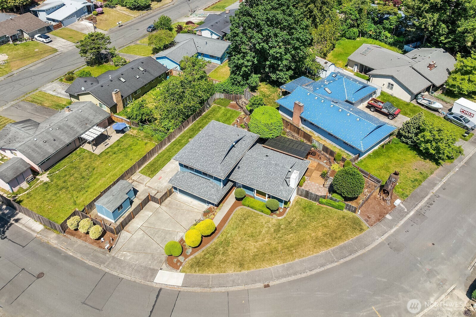 Property Photo: 16625 126th Place SE WA 98058
