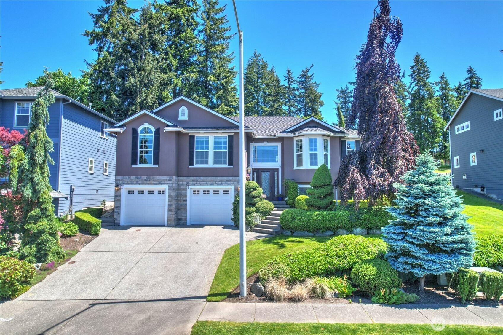 Property Photo: 18423 Hawksview Drive WA 98223