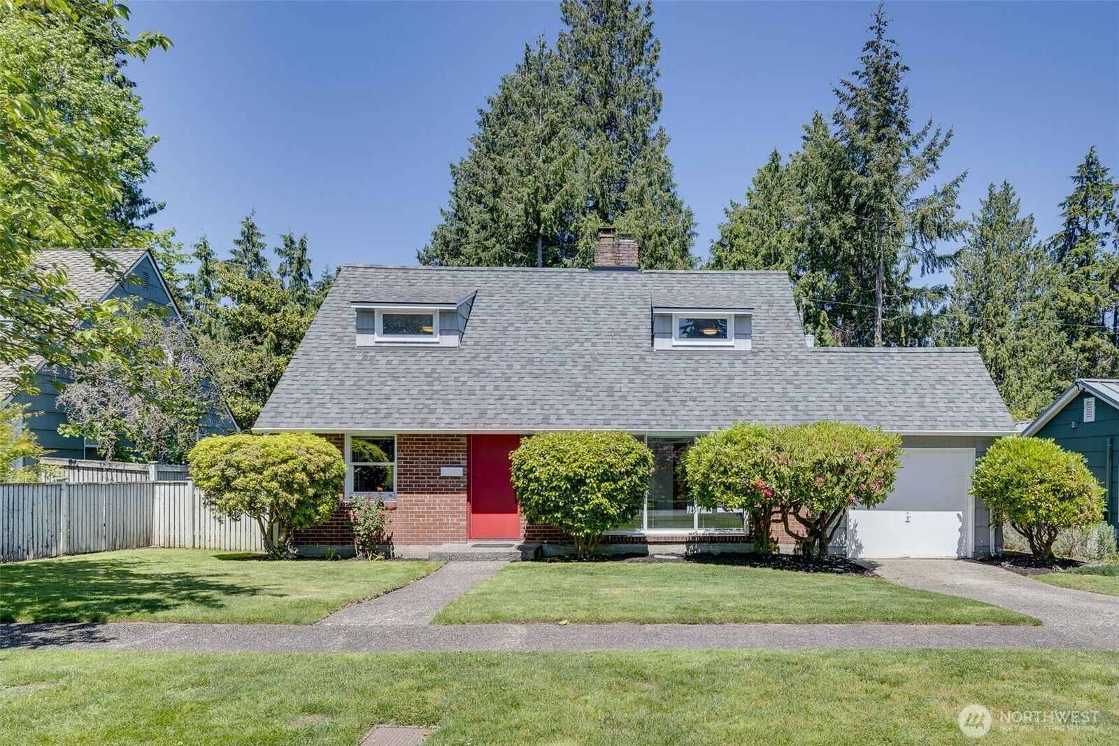 Property Photo: 4026 NE 87th Street WA 98115