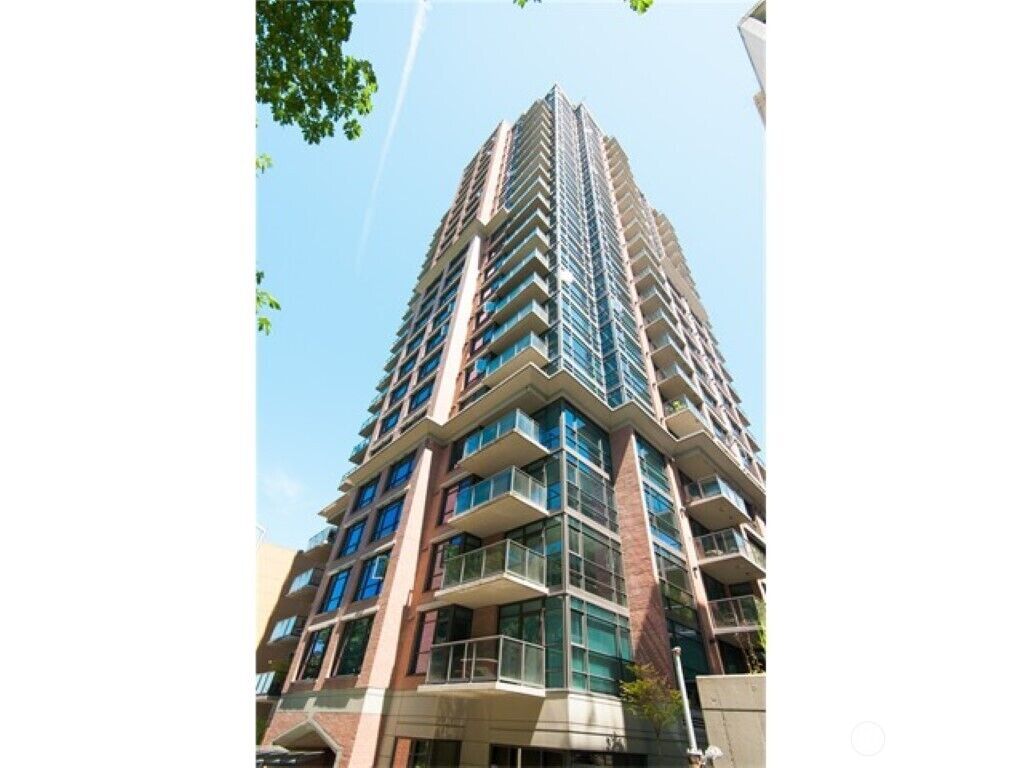 Property Photo:  1420  Terry Avenue 1707  WA 98101 