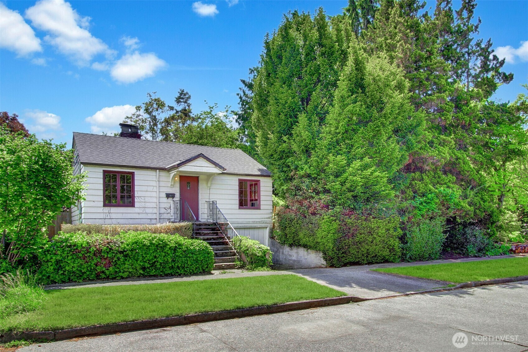 Property Photo: 725 N 92nd Street WA 98103