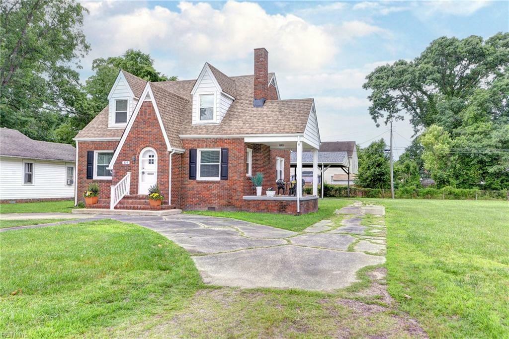 Property Photo: 319 Greenbriar Ave VA 23661