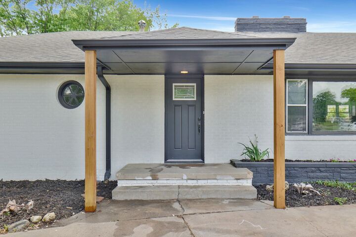 Property Photo:  1181 N Pinecrest St  KS 67208 