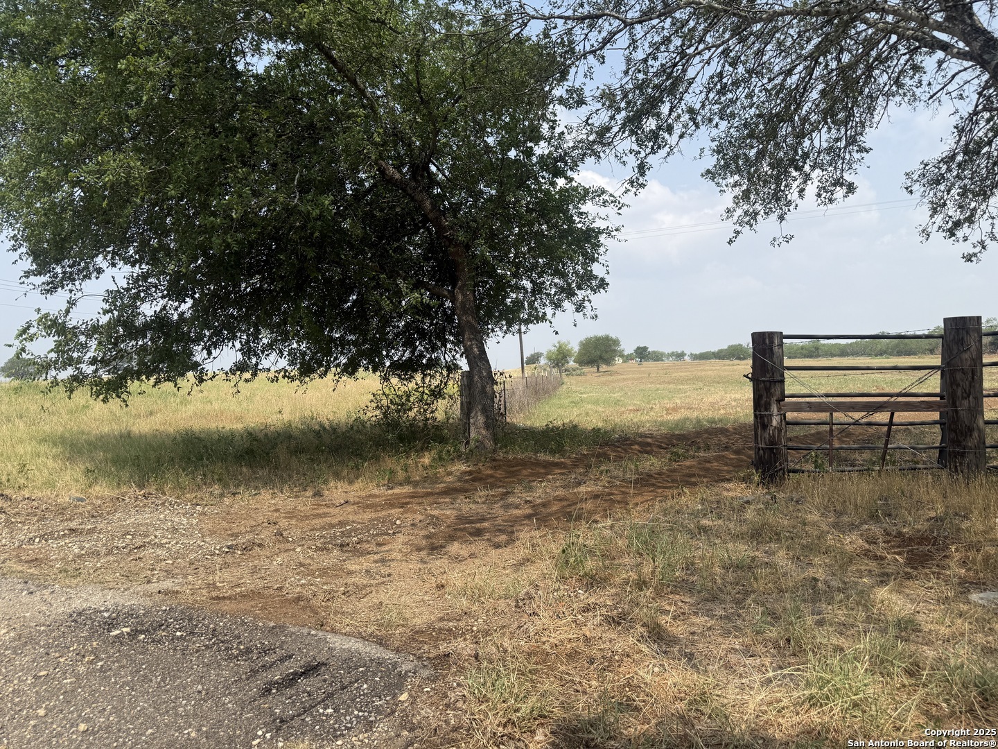 Property Photo:  1404 US Highway 87 W  TX 78160 
