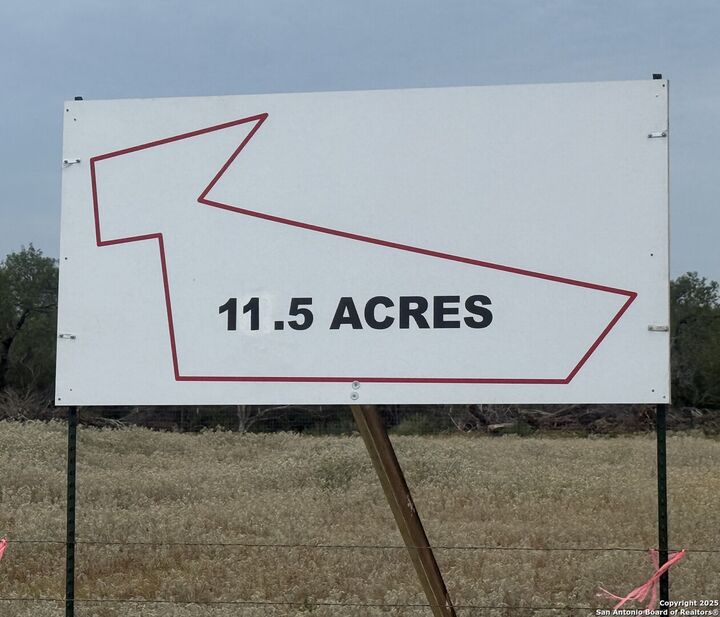 1404 US Highway 87 W  Stockdale TX 78160 photo
