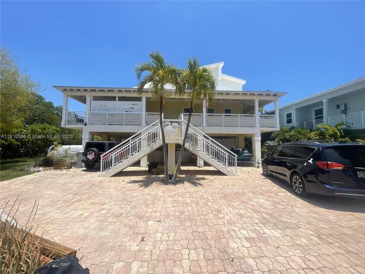 894 Ellen Dr  Key Largo FL 33037 photo