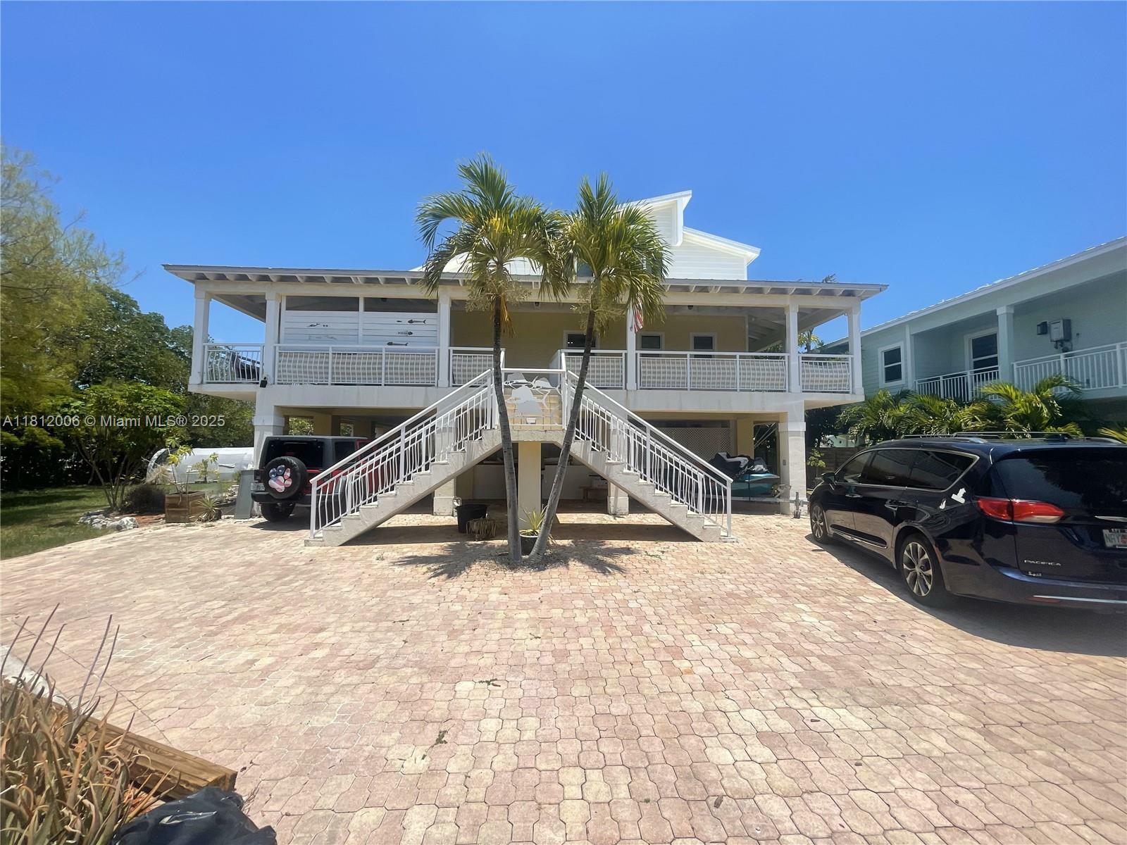 Property Photo: 894 Ellen Dr FL 33037