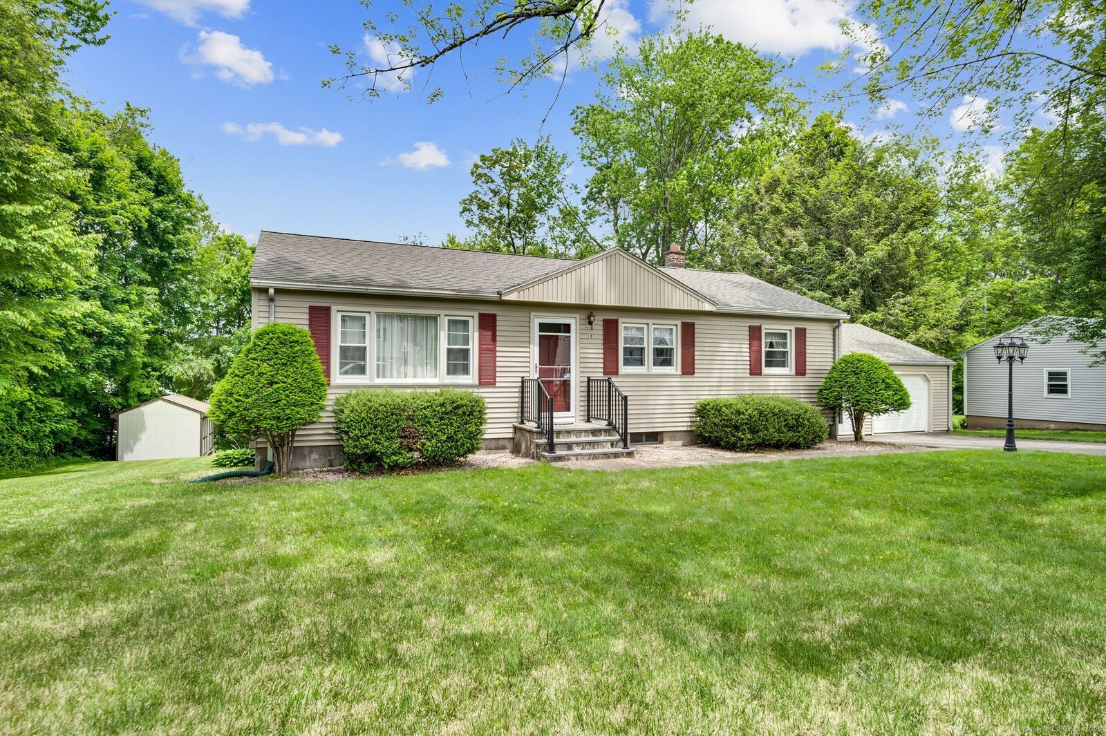 Property Photo: 18 Hawthorne Drive CT 06410