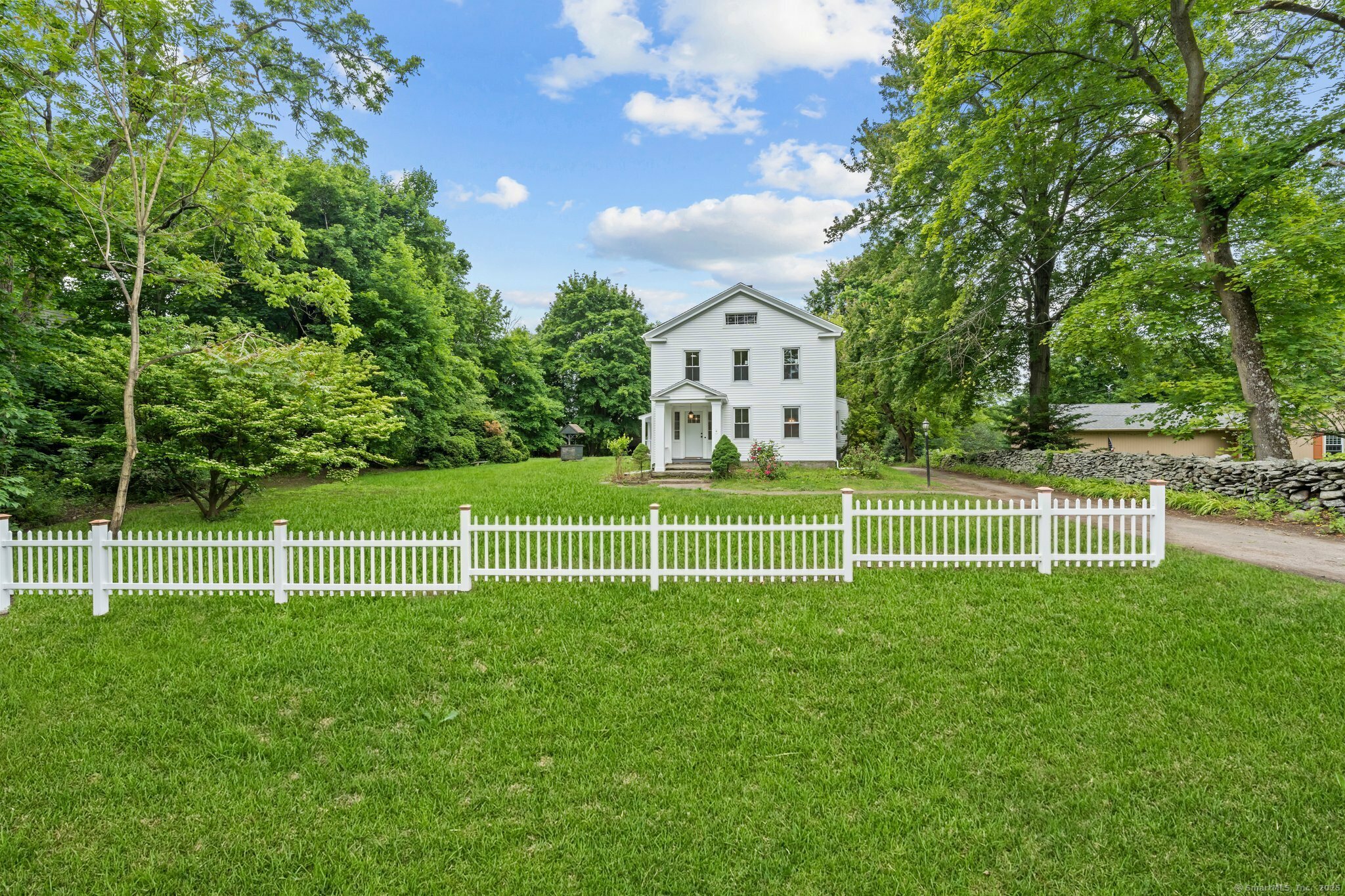 Property Photo: 2921 Nichols Avenue CT 06611