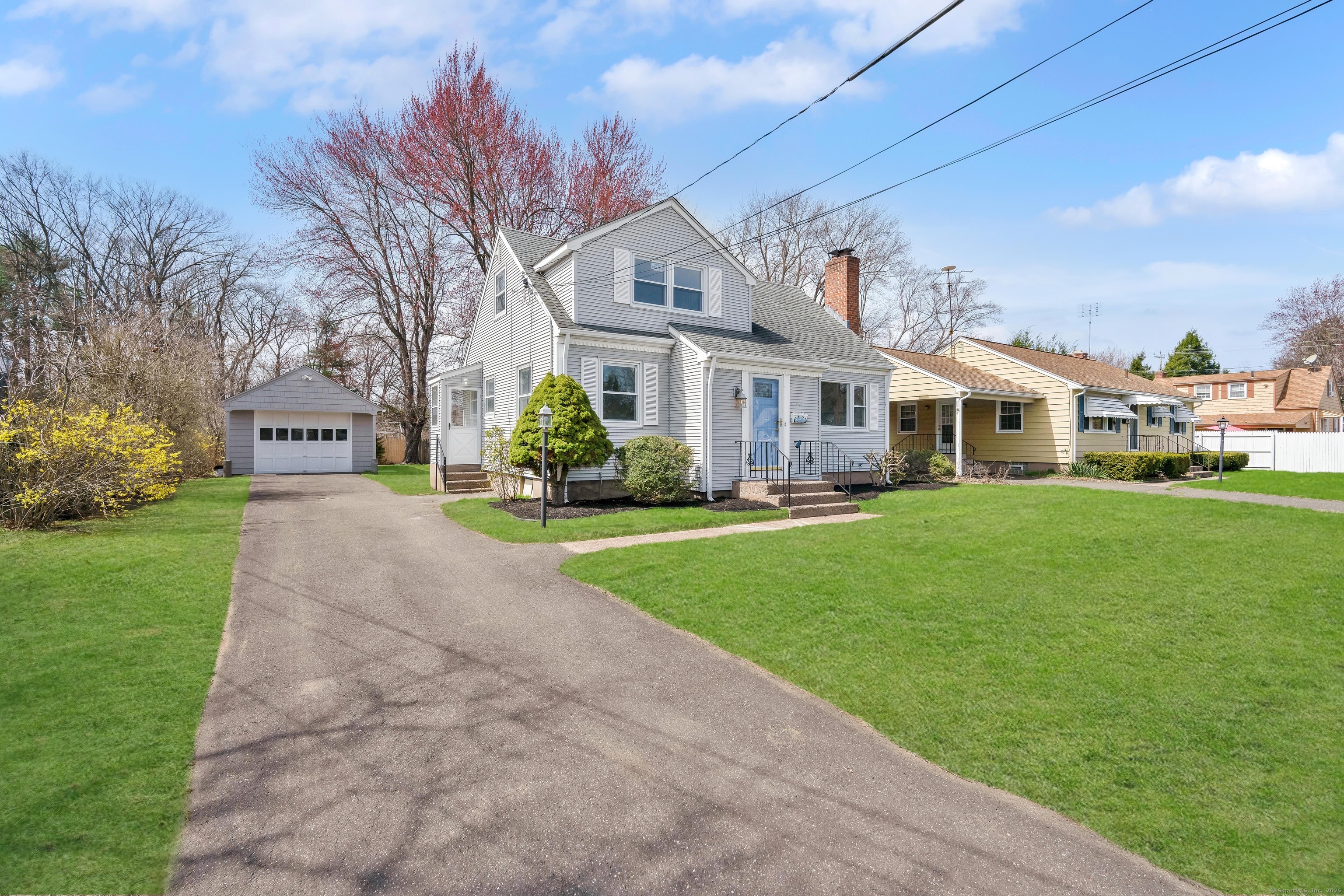 Property Photo: 17 Lydall Road CT 06111