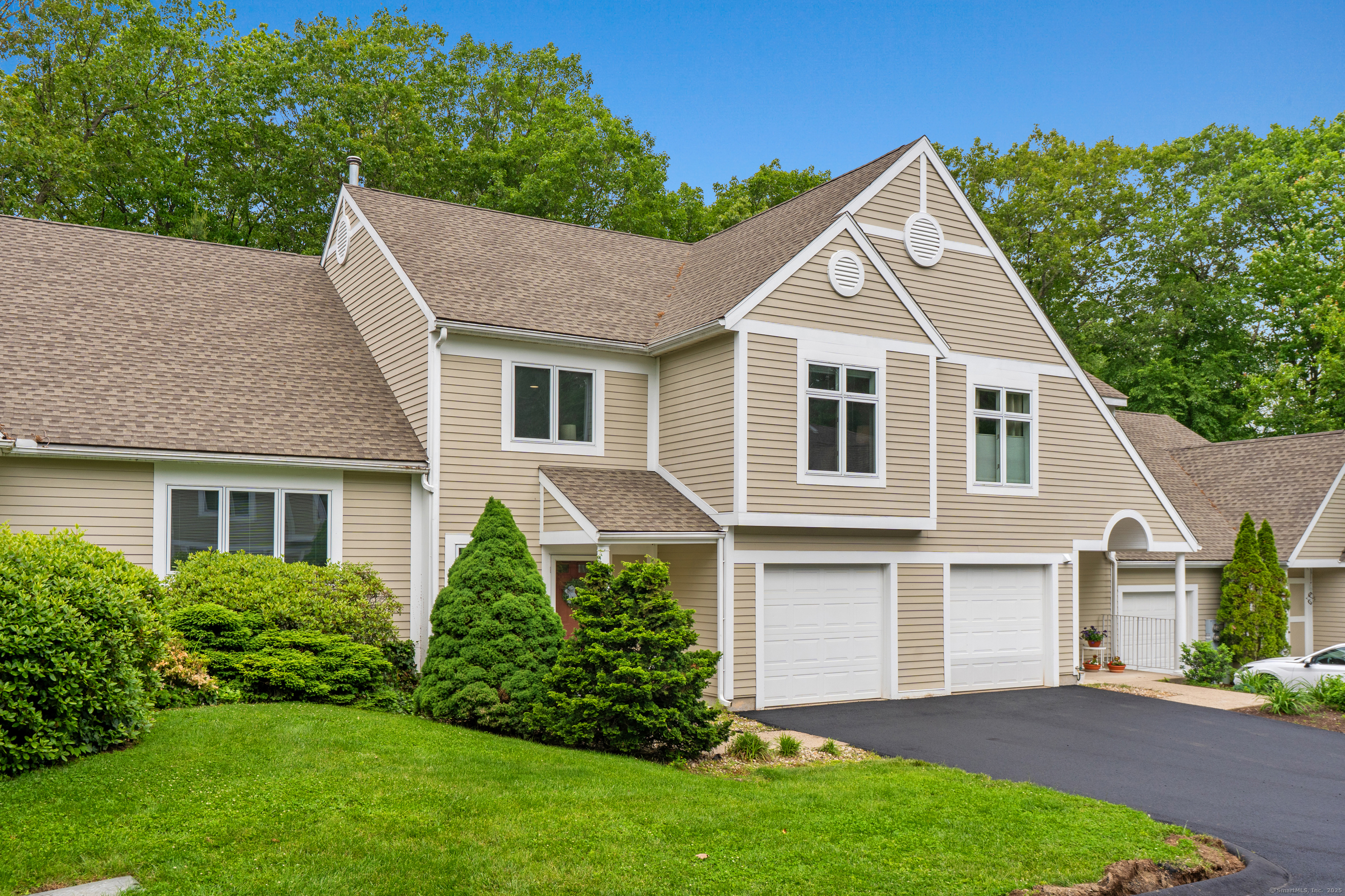 Property Photo:  9 Madison Lane 9  CT 06001 