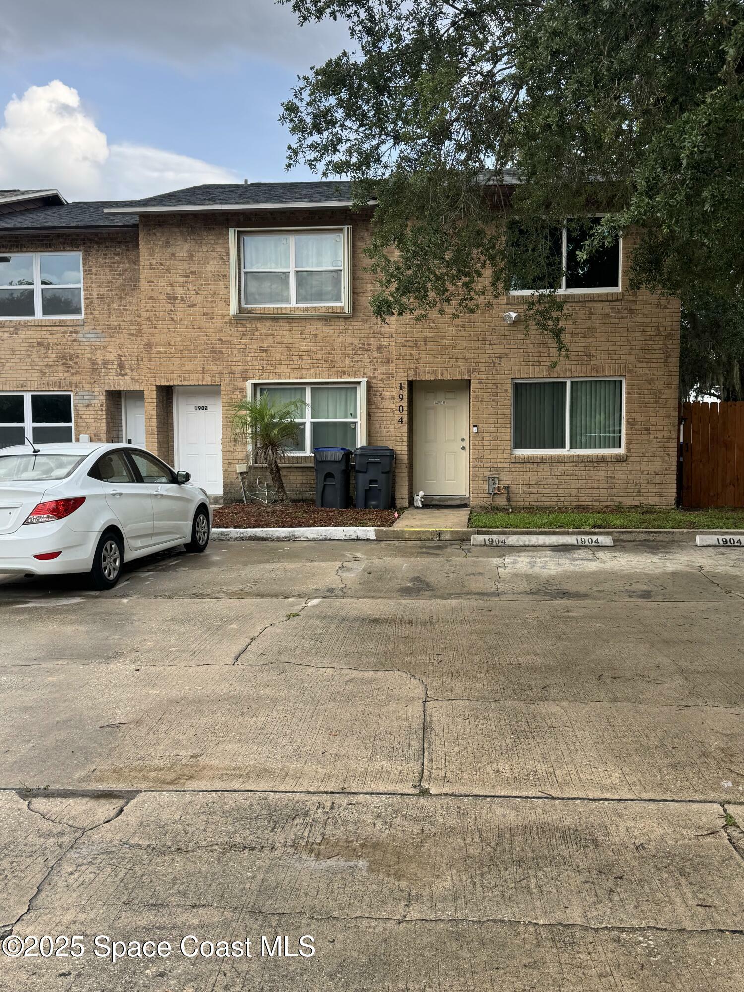 Property Photo: 1904 South Street FL 32780