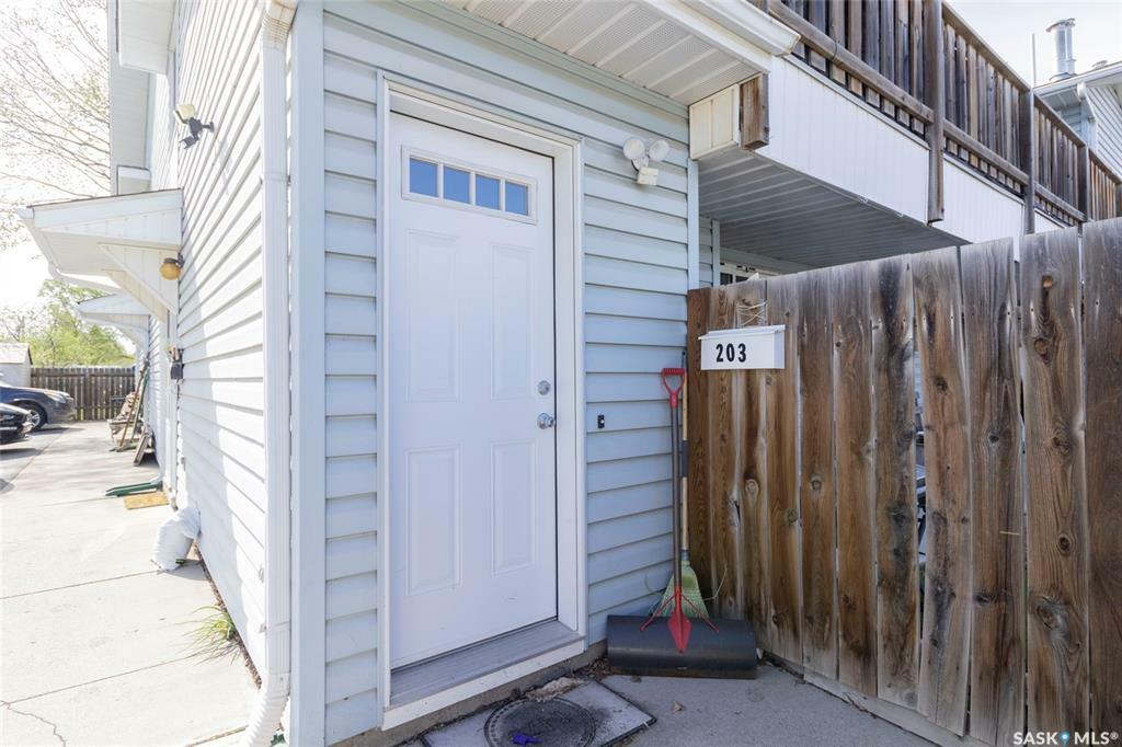 Property Photo: 510 Main Street 203 SK S0K 2T0
