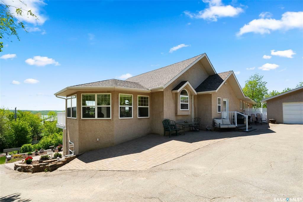 Property Photo: 142 Lakeshore Drive SK S0G 4L0