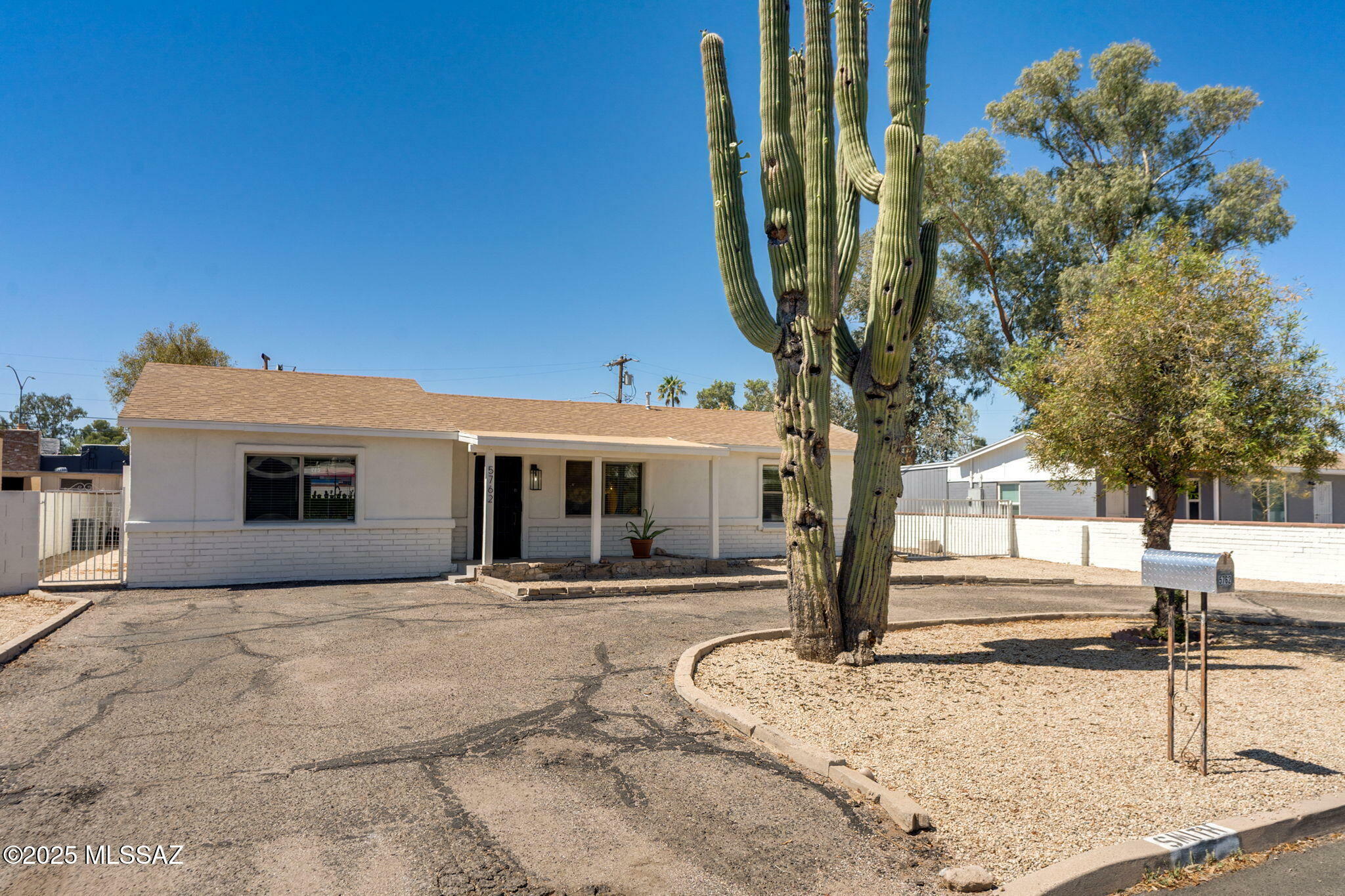 5762 E Helen Street  Tucson AZ 85712 photo