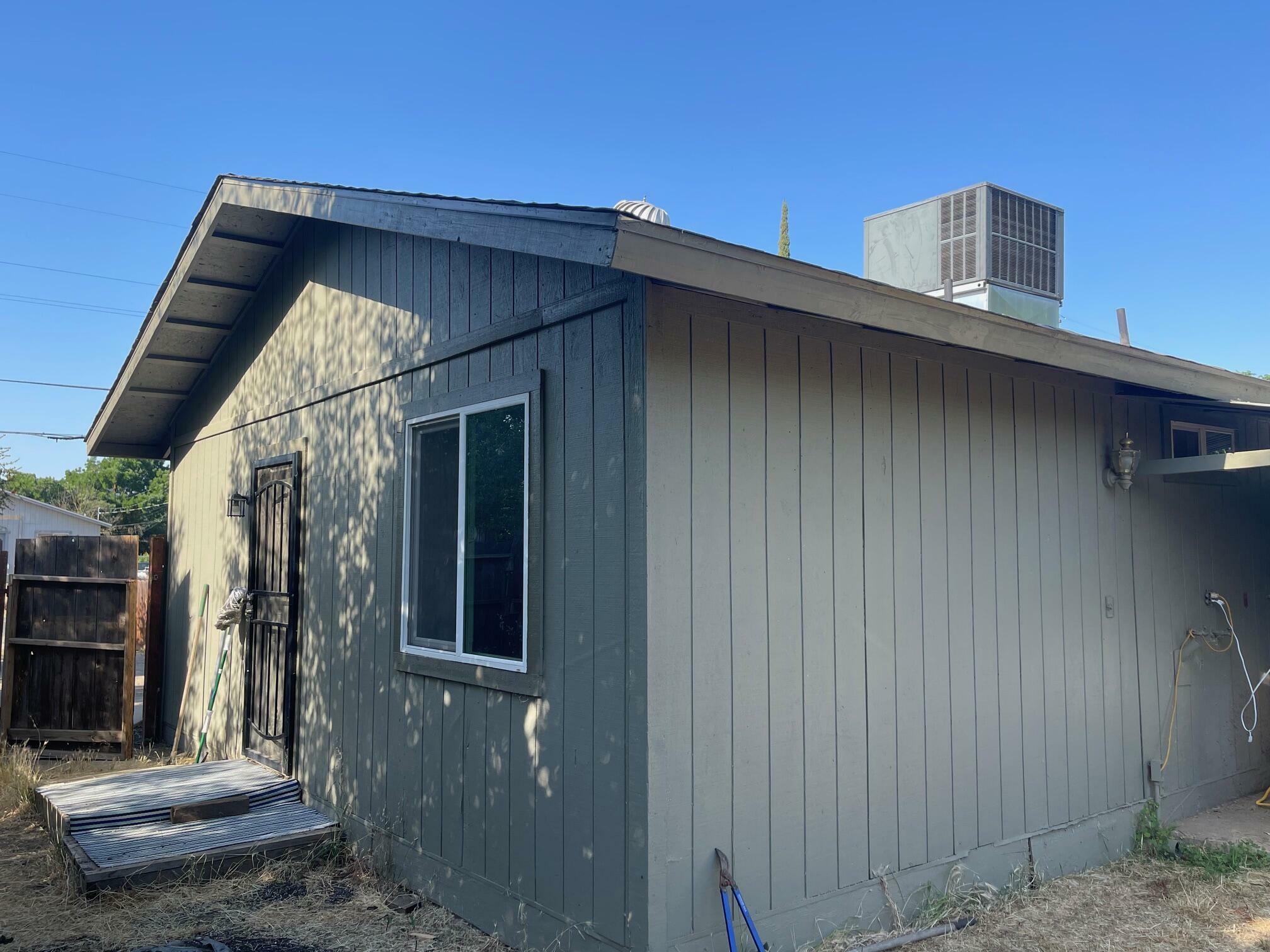 Property Photo: 15836 Beechwood Avenue CA 93235