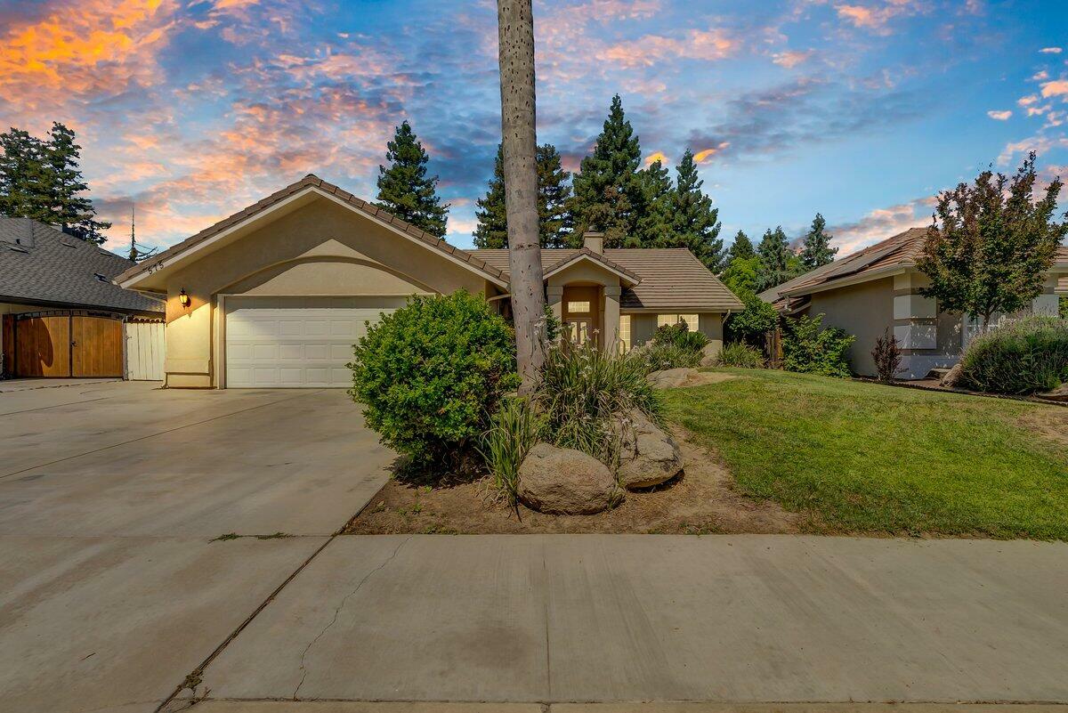 Property Photo: 575 N Brandy Way CA 93257
