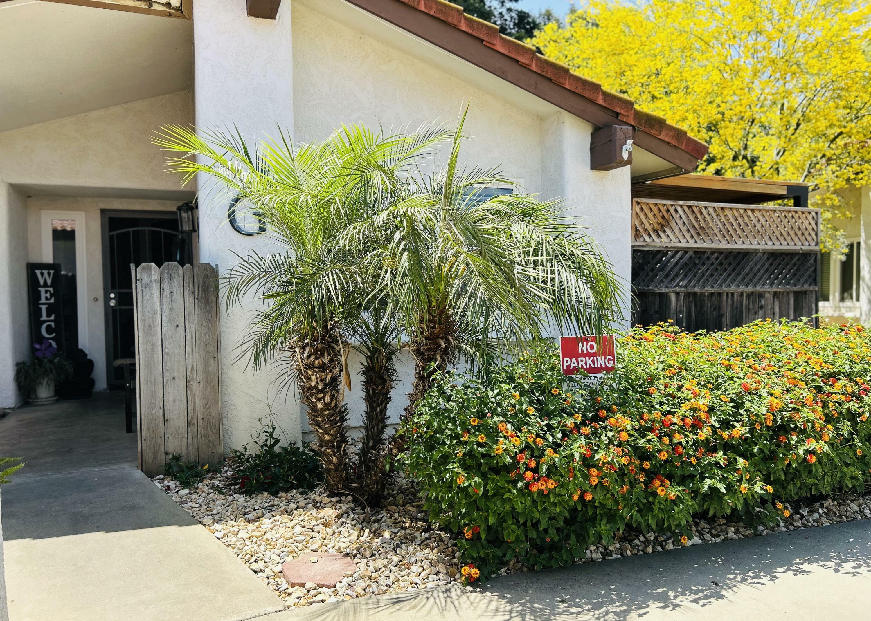 Property Photo: 3929 W Hillsdale Court CA 93291