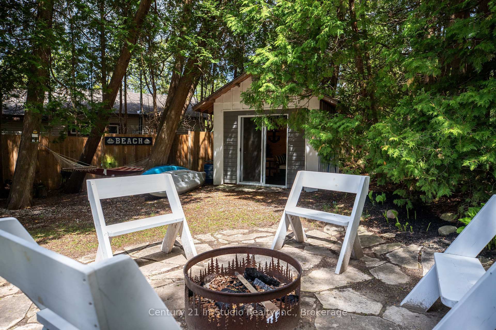 Property Photo: 6 Fergus Avenue ON N0H 2G0