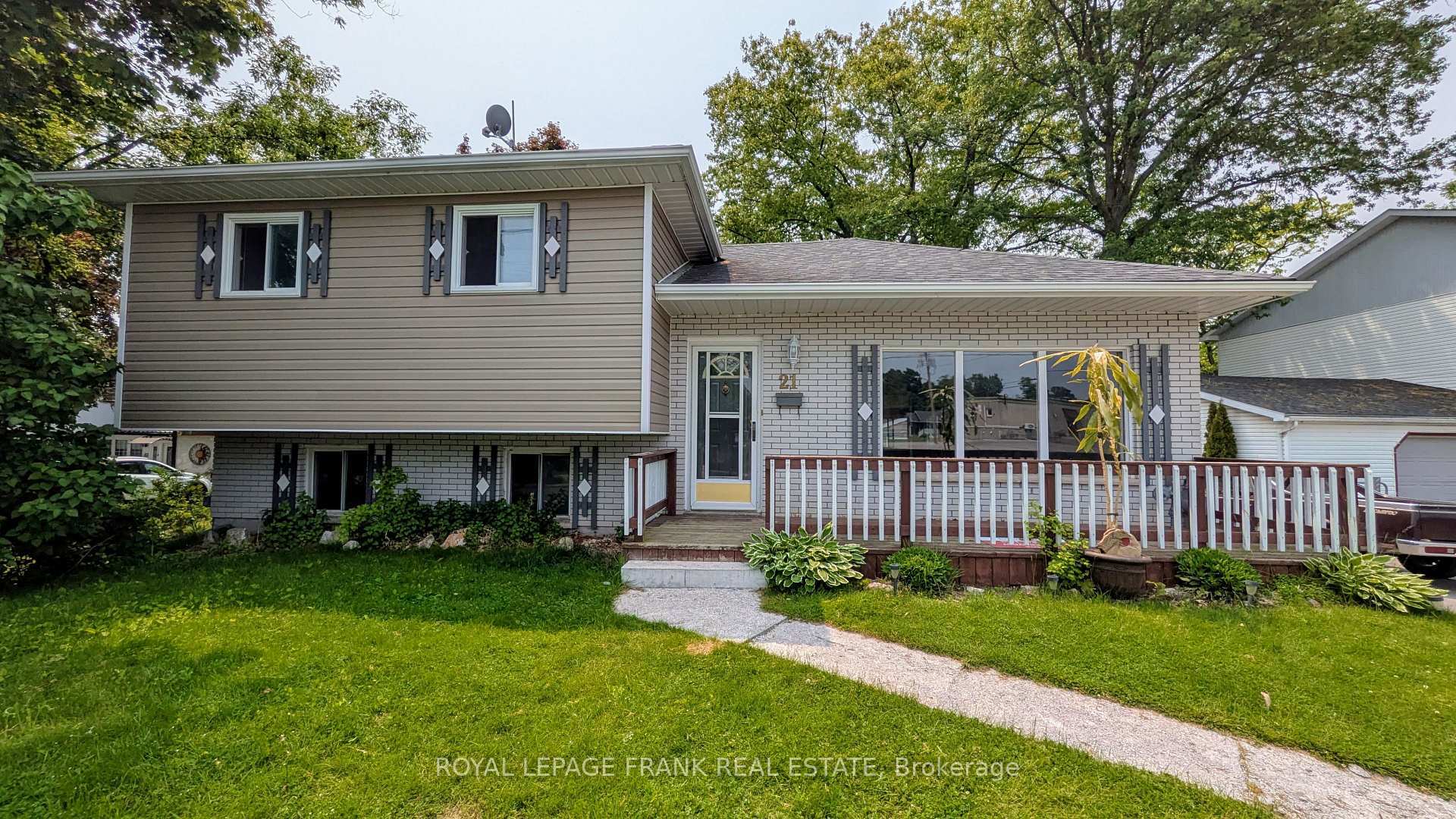 Property Photo:  21 Victoria Street  ON K0K 2M0 