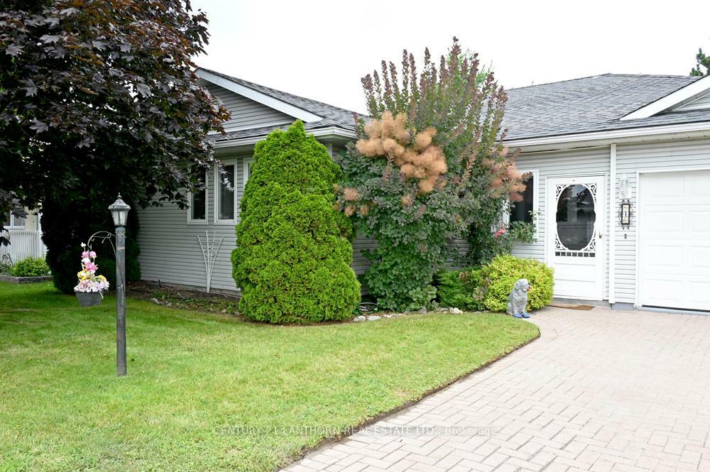 Property Photo: 1 Reynolds Place N ON K0K 3L0