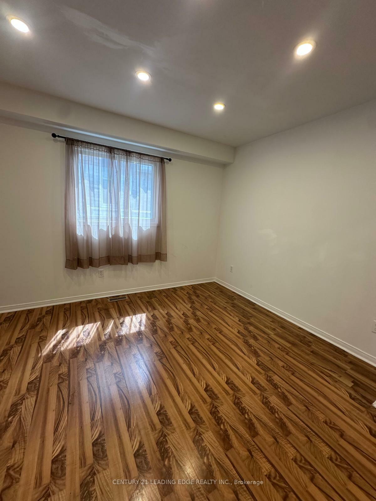 Photo de la propriété: 1506 Reesor Court Main ON L1X 2M9