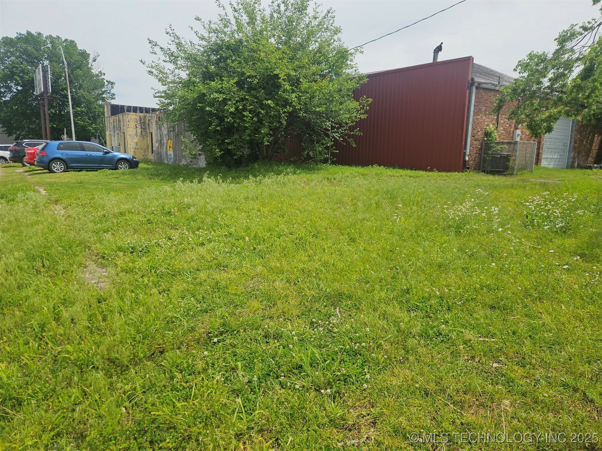 Property Photo:  711 W Broadway  OK 74401 
