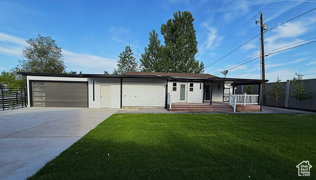 Property Photo: 2471 E Ellisonwoods Ave UT 84121