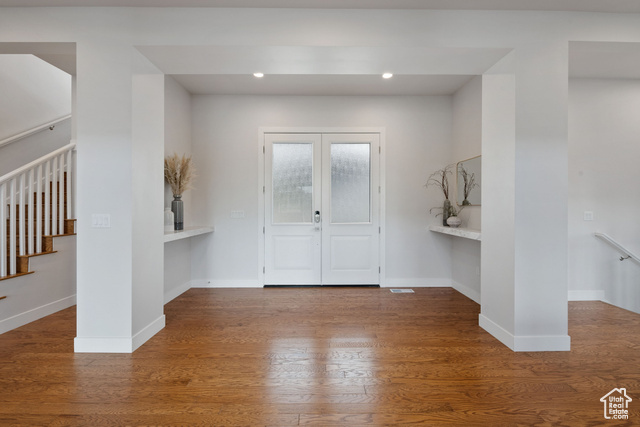 Property Photo: 7862 S Danish Pine Ln UT 84121