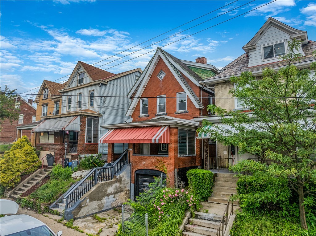 Property Photo: 122 Margaret St PA 15210