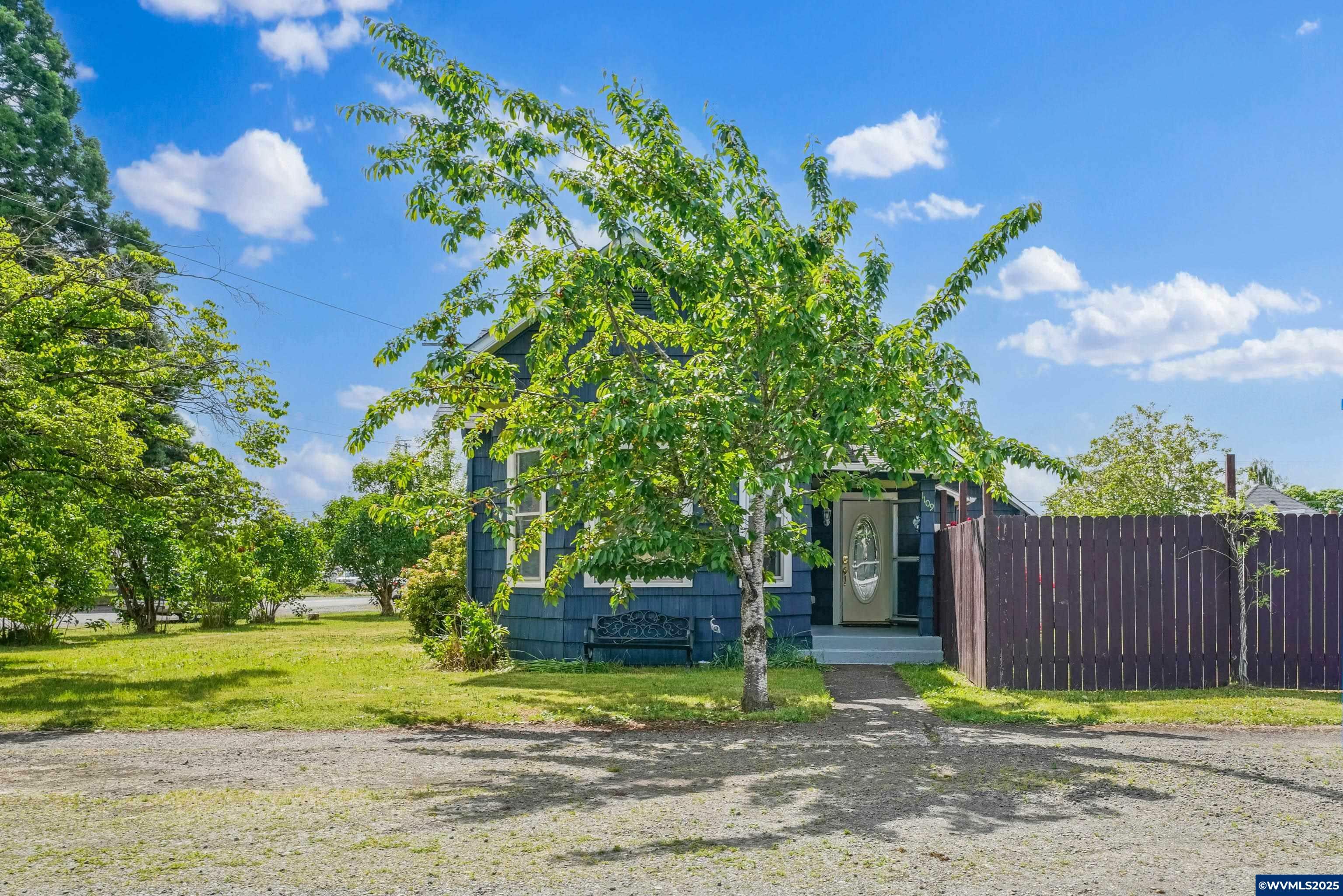 Property Photo: 1109 4th Av OR 97383