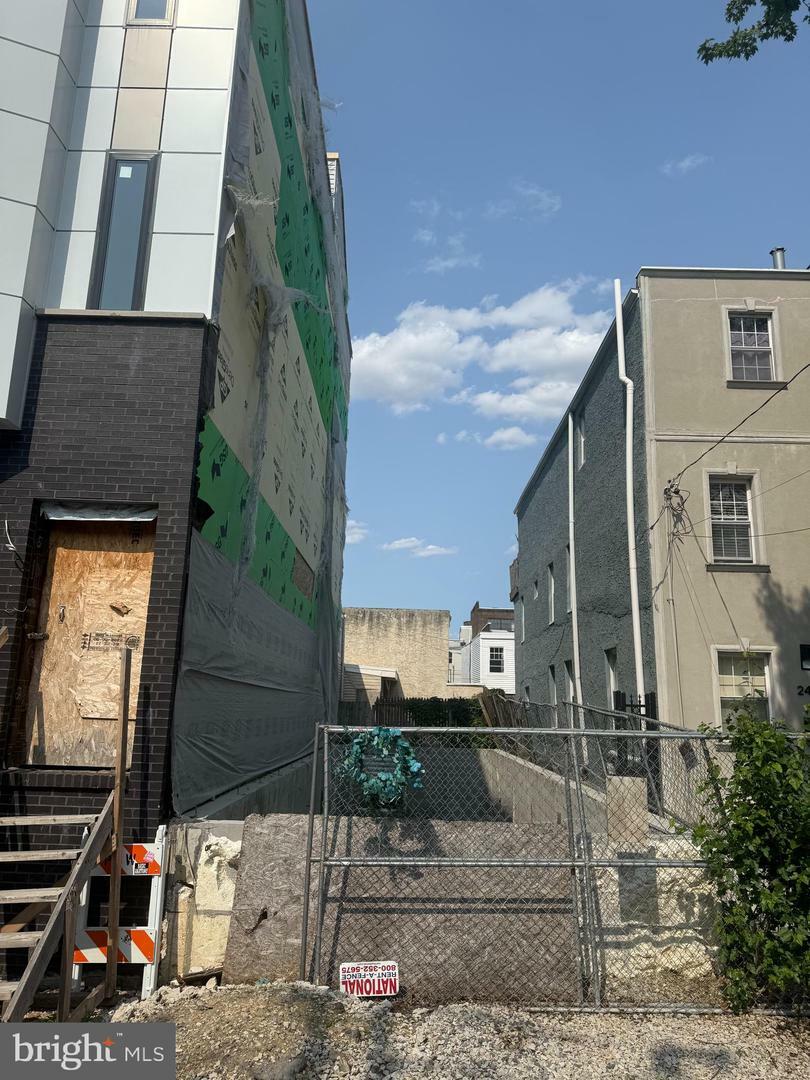 Property Photo:  2407 E Dauphin Street  PA 19125 