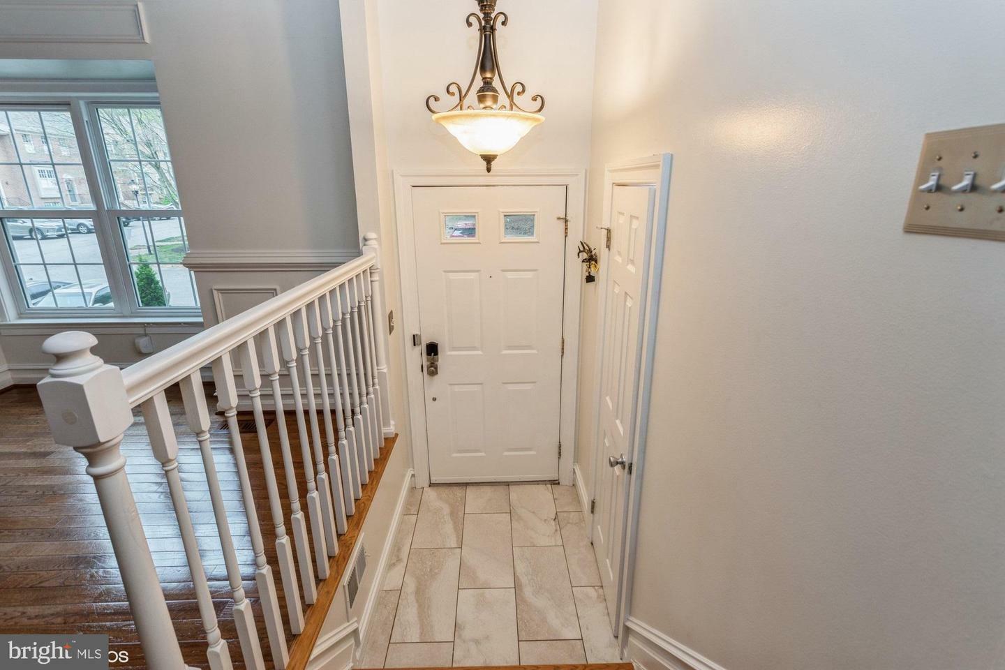 Property Photo: 7092 Solomon Seal Court VA 22152