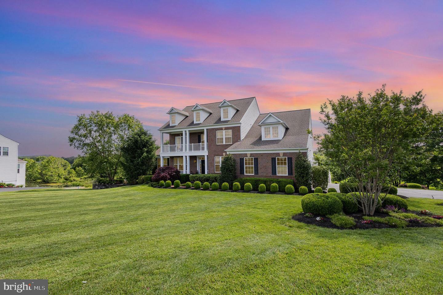 Property Photo: 23044 Creighton Farms Drive VA 20175