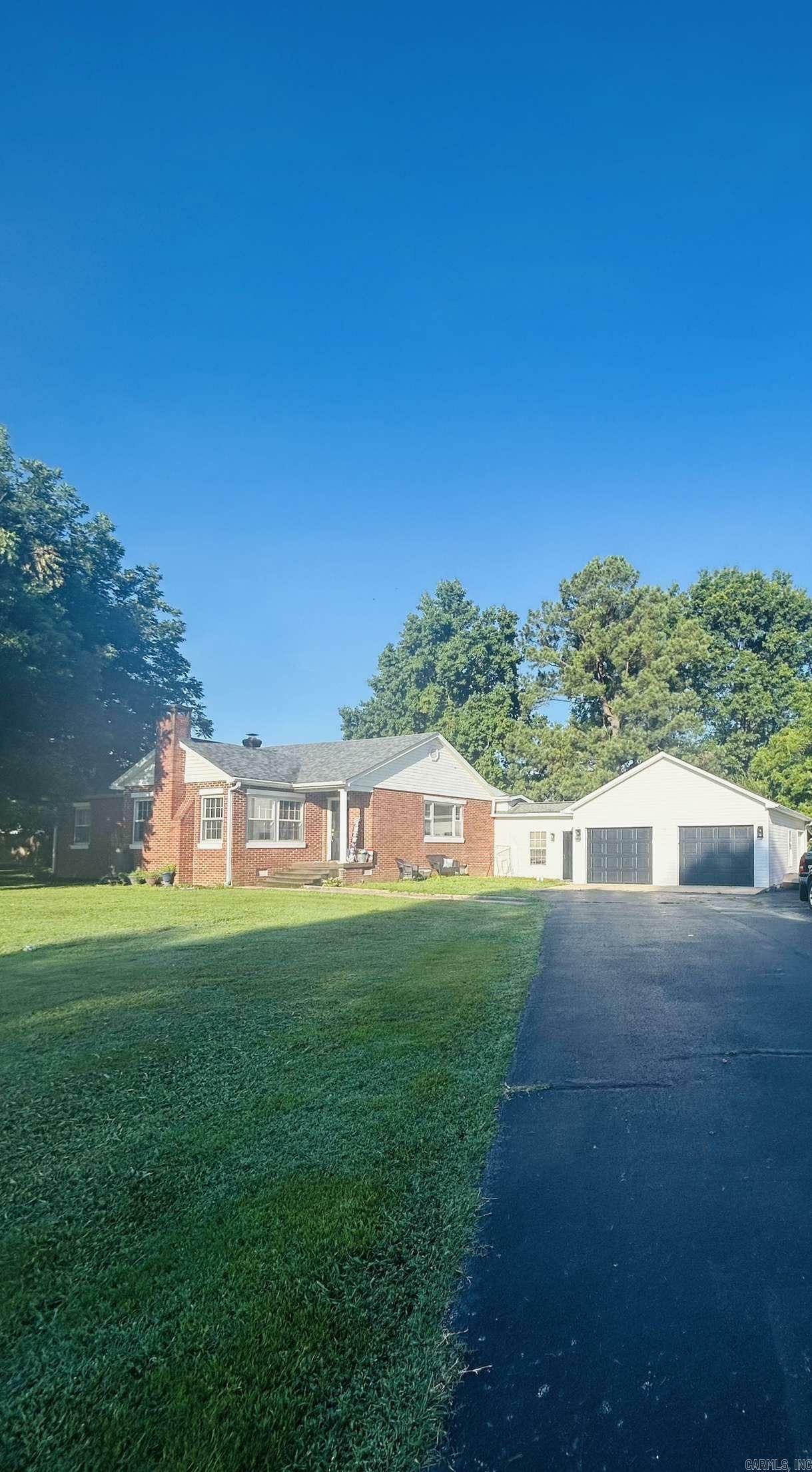 Property Photo: 821 S 12th Avenue AR 72454