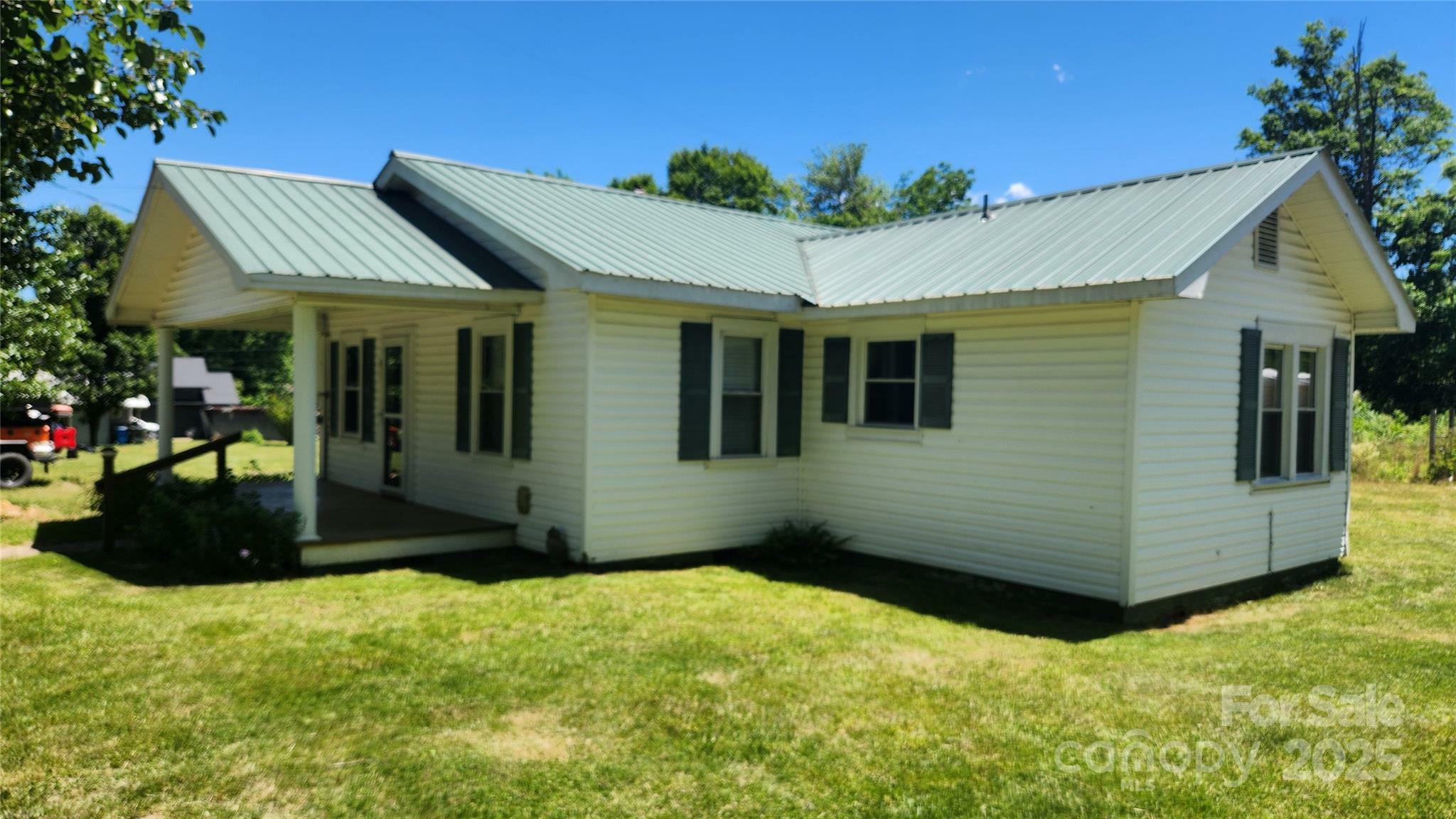Property Photo: 85 Oshea Lane NC 28786