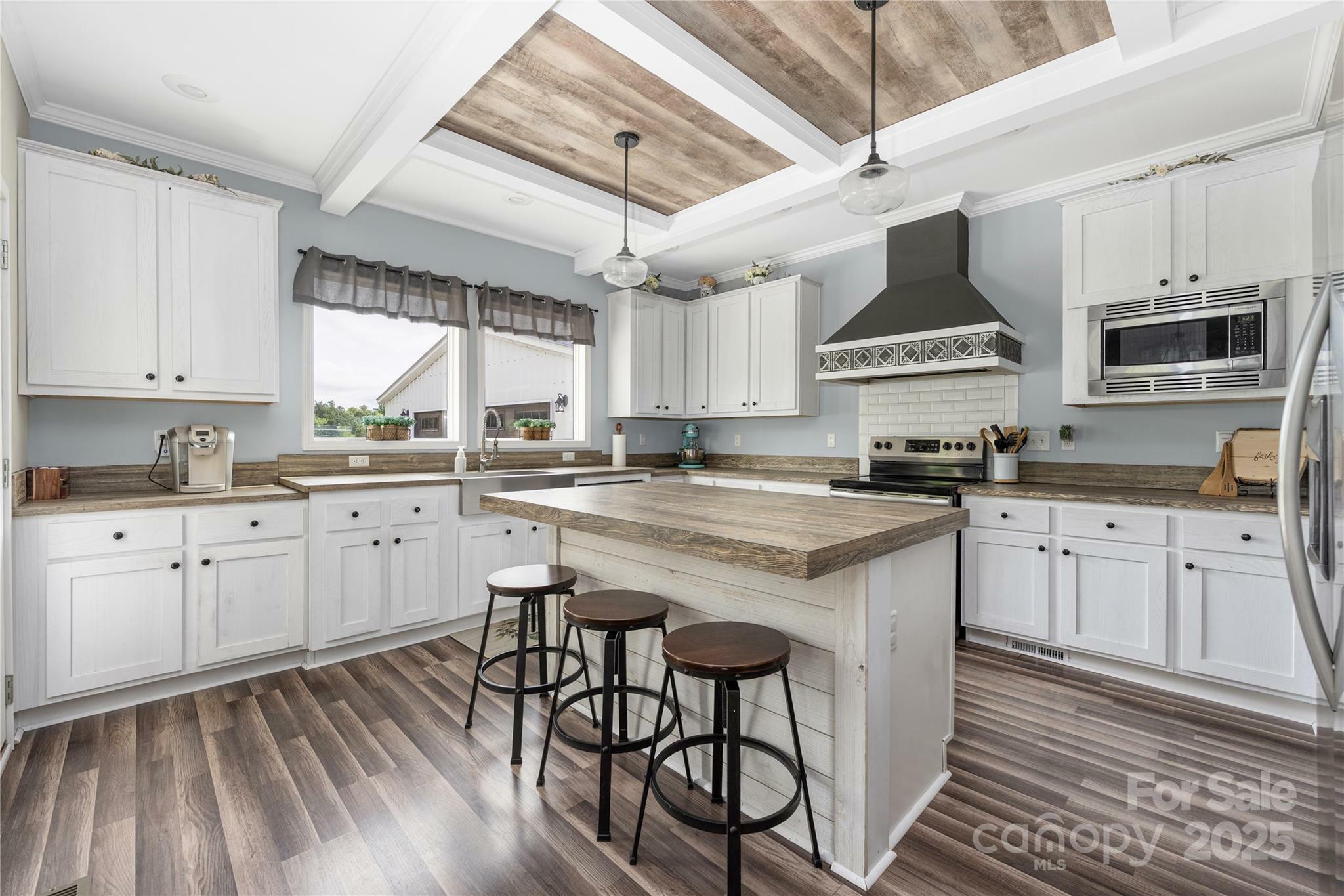 Property Photo: 326 Teeter Road NC 28115