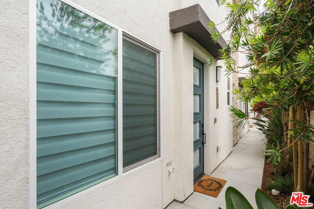 Property Photo: 14320 Claro Way CA 90249