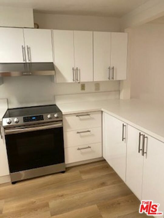 Property Photo: 730 N Eucalyptus Ave CA 90302